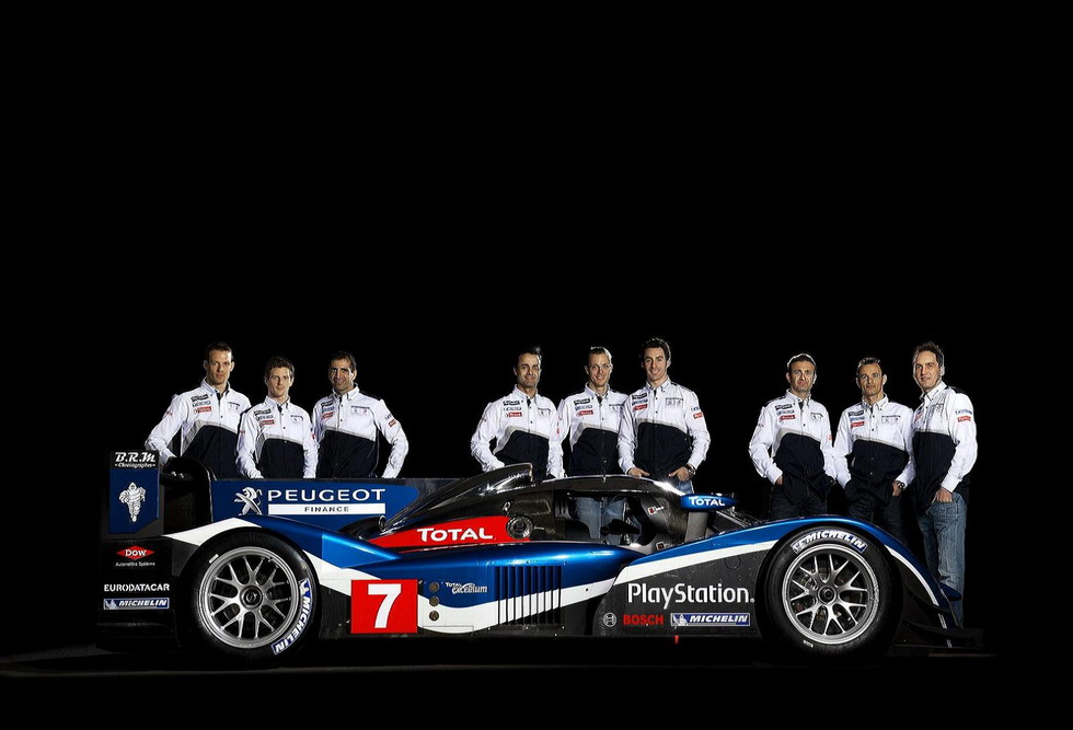 Peugeot Total Team 2011.jpg