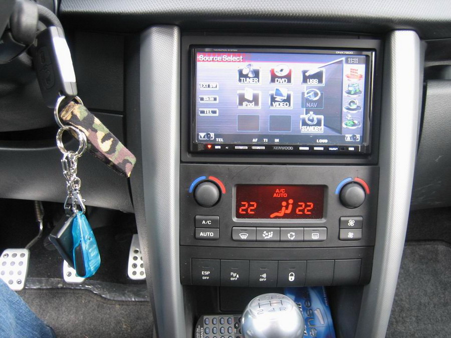 Peugeot-207-RC.-car-Cinema-Navigation-Kenwood-DNX7200 02.jpg